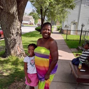 Meet your Posher, Sharon